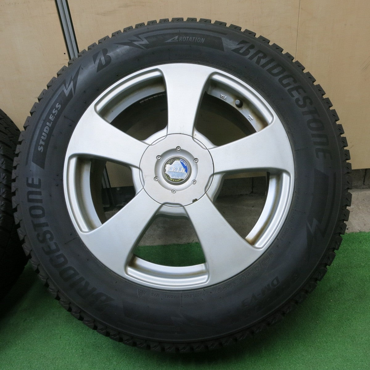 *送料無料* バリ溝！8.5分★スタッドレス 225/65R17 ブリヂストン ブリザック DM-V3 FEID 17インチ PCD100 114.3/5H マルチ★4070102ナス