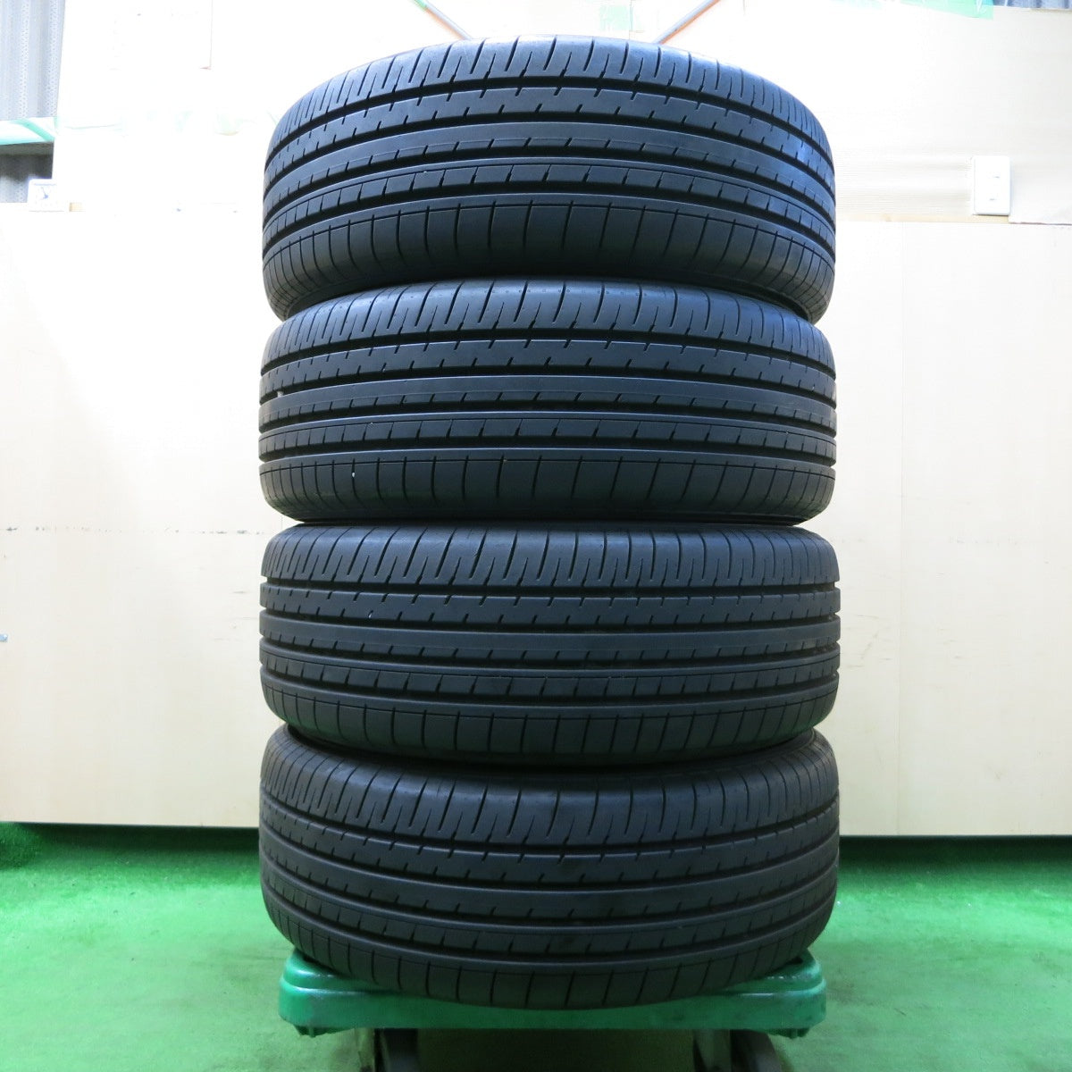 *送料無料* 超バリ溝！21年！キレイ！ほぼ10分★235/55R18 ヨコハマ BluEarth-XT AE61 STYLUZ ブルーアース 18インチ PCD114.3/5H★4051701イノ