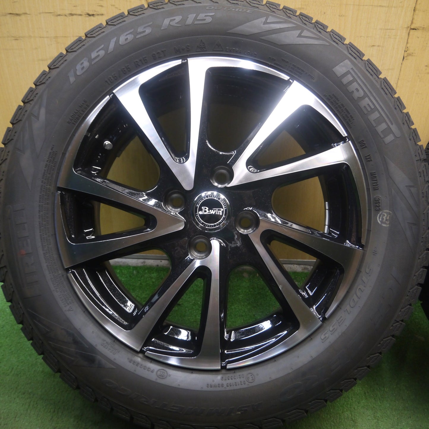 *送料無料* バリ溝！23年！ほぼ10分★スタッドレス 185/65R15 ピレリ アイス ゼロ アシンメトリコ B-win 15インチ PCD100/4H★4032502Hス