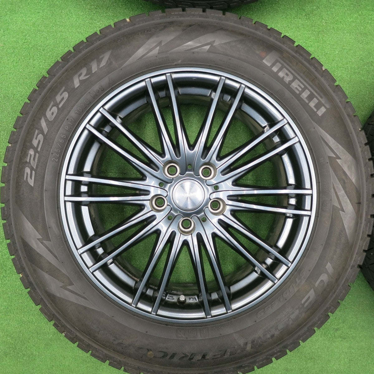 [送料無料] バリ溝！20年！キレイ！9.5分以上★スタッドレス 225/65R17 ピレリ アイスアシンメトリコ プラス VELVA AGUDO ヴェルヴァ 17インチ PCD114.3/5H★4120904TNス