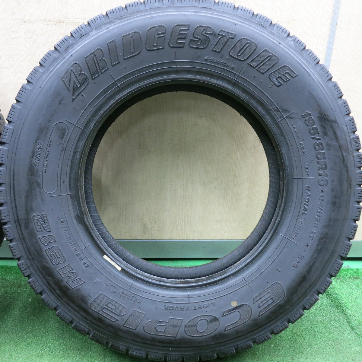 *送料無料* バリ溝！20年！9分★トラック タイヤ 195/85R16 114/112N ブリヂストン エコピア M812 ミックス オールシーズン 16インチ★4071407HAノタ