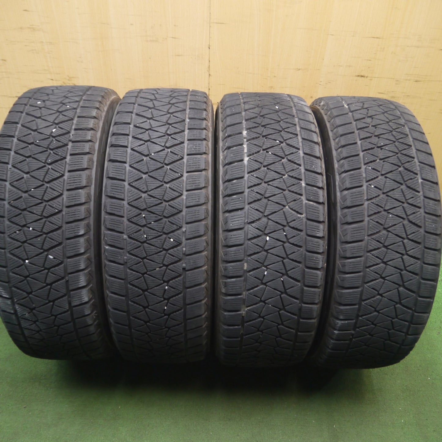 *送料無料* キレイ★レガシィ等 225/60R17 スタッドレス ブリヂストン ブリザック DM-V2 BALMINUM バルミナ PCD100/5H★4052205Hス