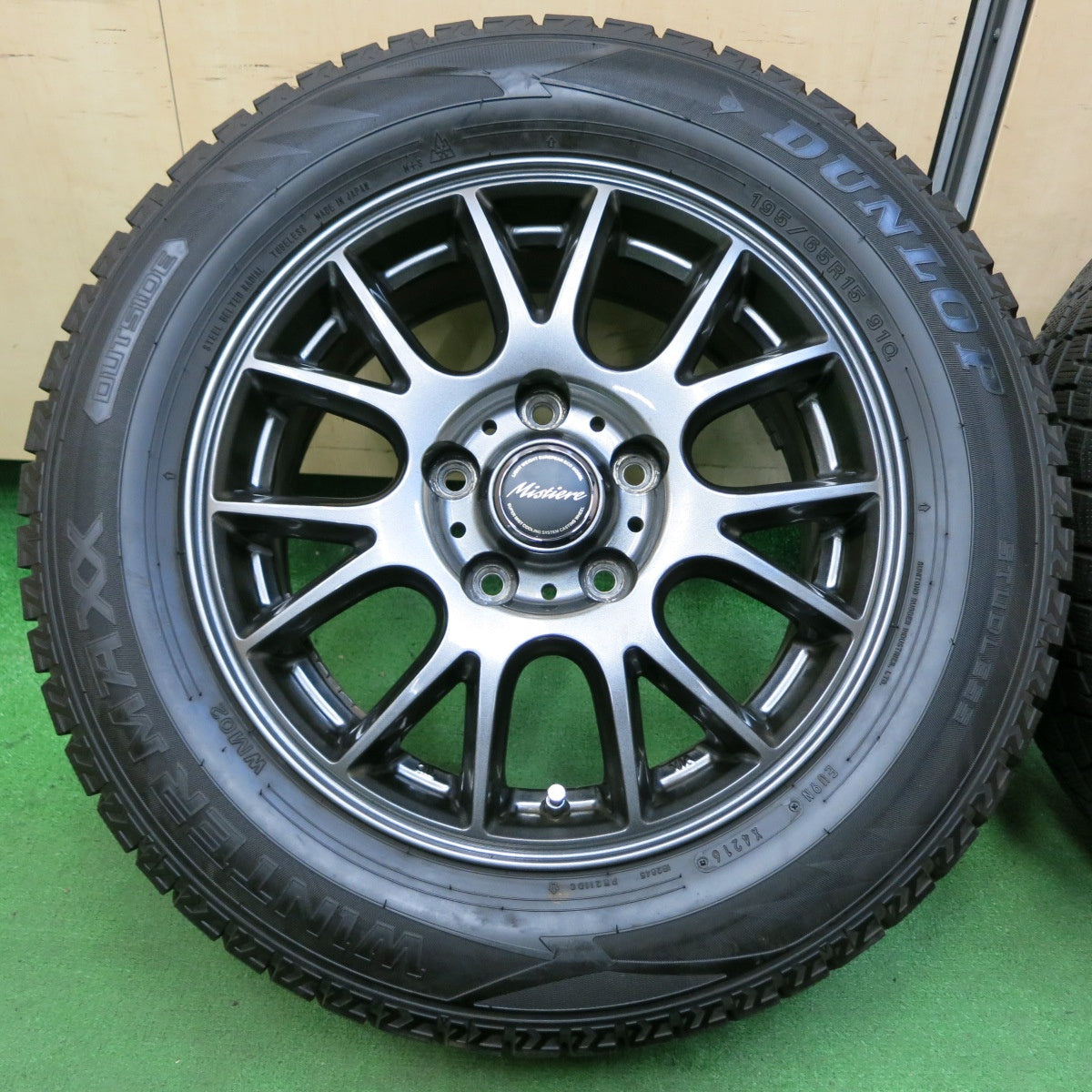 *送料無料* バリ溝！キレイ！9分★スタッドレス 195/65R15 ダンロップ ウインターマックス WM02 Mistiere ミスティーレ 15インチ PCD114.3/5H★4051107イス