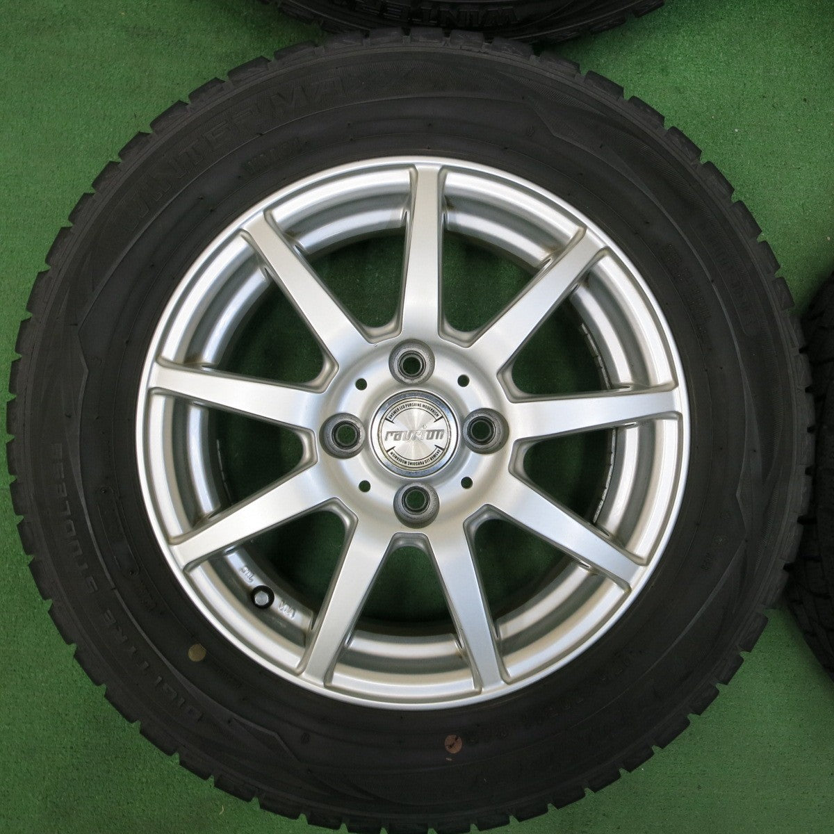 *送料無料* バリ溝！8.5分★スタッドレス 175/70R14 ダンロップ ウインターマックス WM01 ravrion ラブリオン 14インチ PCD100/4H★4082906SYス