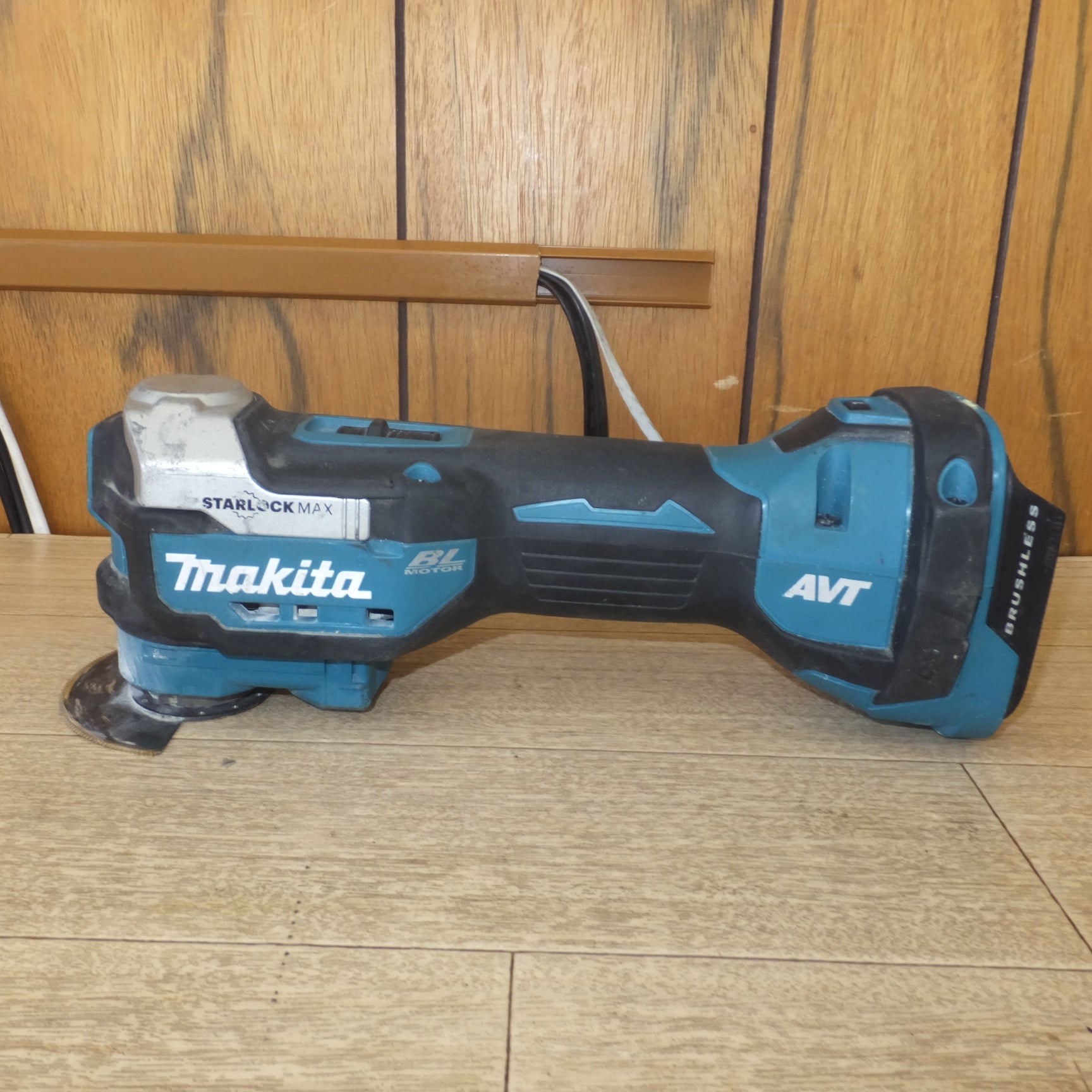 [送料無料] ★マキタ makita 充電式マルチツール TM52D 18V　本体 付属品 のみ　バッテリ なし★