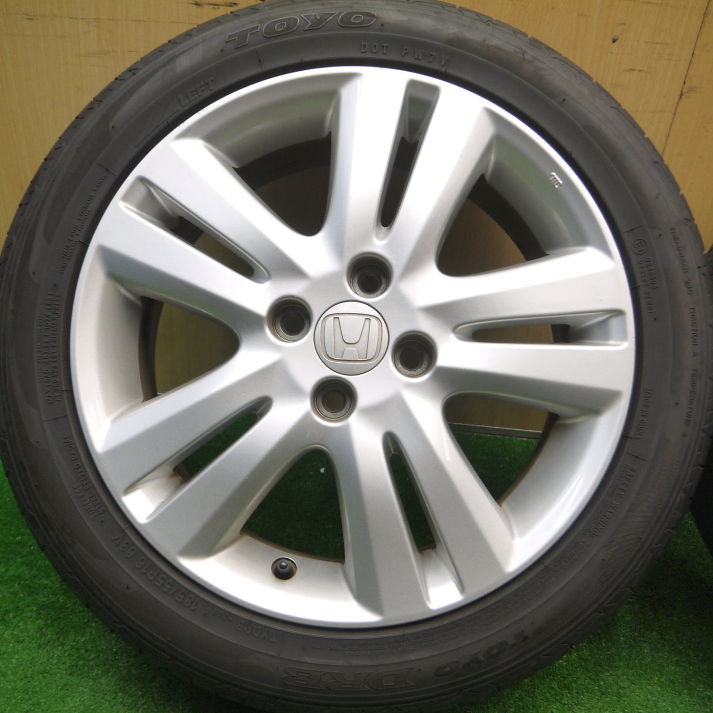 [送料無料] 4本価格★ホンダ GE系 フィット RS 純正 185/55R16 トーヨー DRB 16インチ PCD100/4H★4092005Hノ