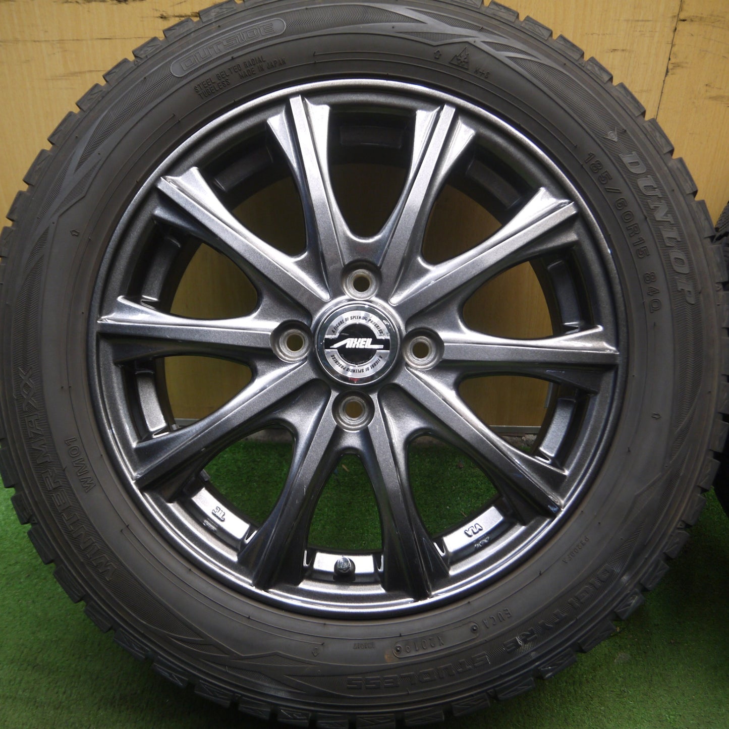 *送料無料* キレイ★スタッドレス 185/60R15 ダンロップ ウインターマックス WM01 AXEL アクセル 15インチ PCD100/4H★4041507Hス