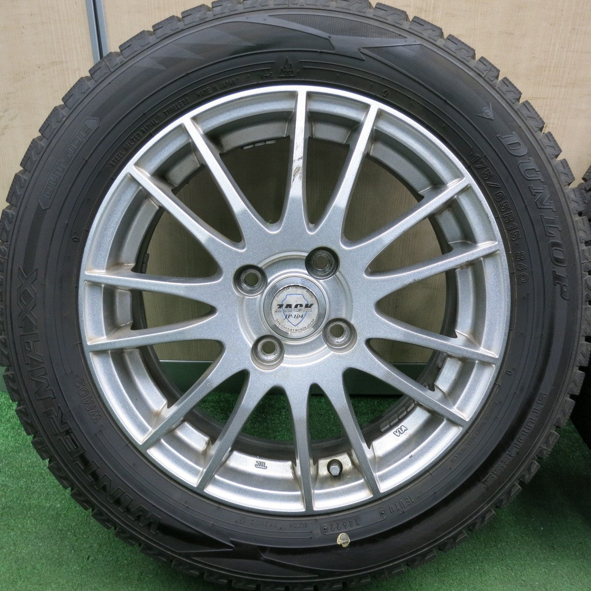 *送料無料* バリ溝！22年！9.5分★スタッドレス 175/65R15 ダンロップ ウインターマックス WM02 ZACK JP-104 MONZA ザック PCD100/4H★4051906HAス