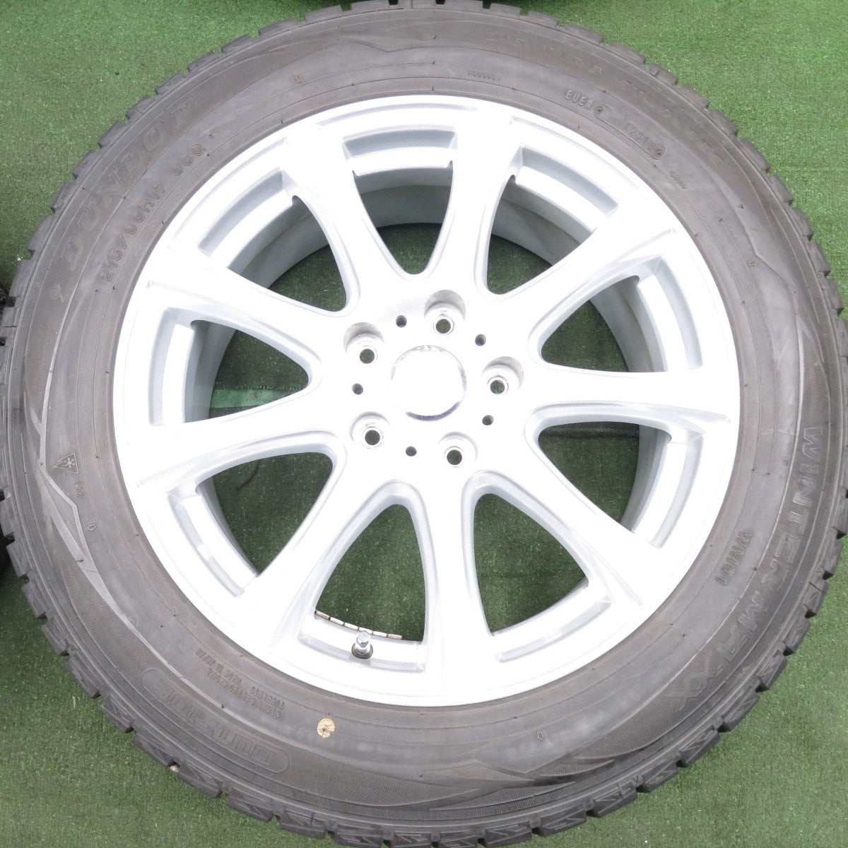 *送料無料* バリ溝！9.5分★スタッドレス 215/60R17 ダンロップ ウインターマックス WM01 DUFACT デュファクト 17インチ PCD114.3/5H★4050606HAス