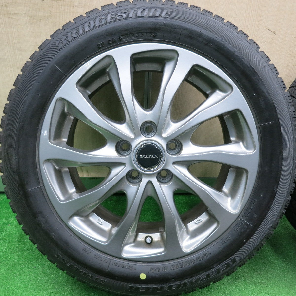 [送料無料] バリ溝！8.5分★シエンタ 等 185/60R15 スタッドレス ブリヂストン アイスパートナー BALMINUM バルミナ 15インチ PCD100/5H★4113002HAス