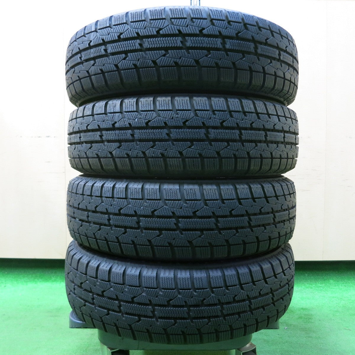 *送料無料* 超バリ溝！キレイ！ほぼ10分★スタッドレス 155/65R14 トーヨー オブザーブ ガリット GIZ RACING FORCE レーシング フォース PCD100/4H★4043001イス