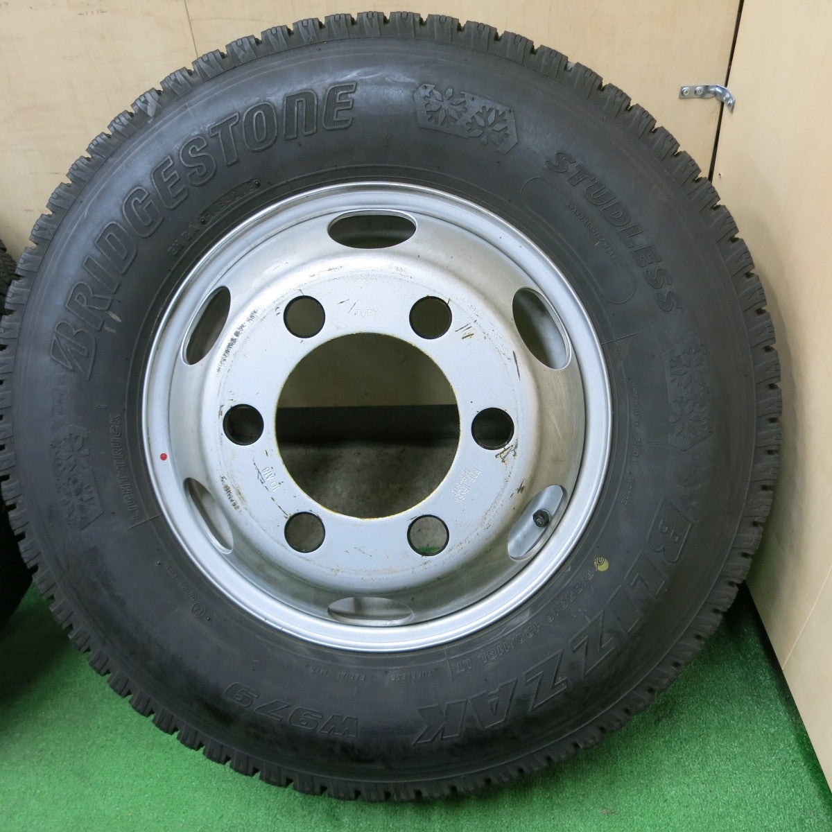 *送料無料* 6本価格★トラック タイヤ 215/85R16 120/118L スタッドレス ブリヂストン ブリザック W979 TOPY スチール 128-8TC 16インチ PCD222.25/6H★4071902ナス