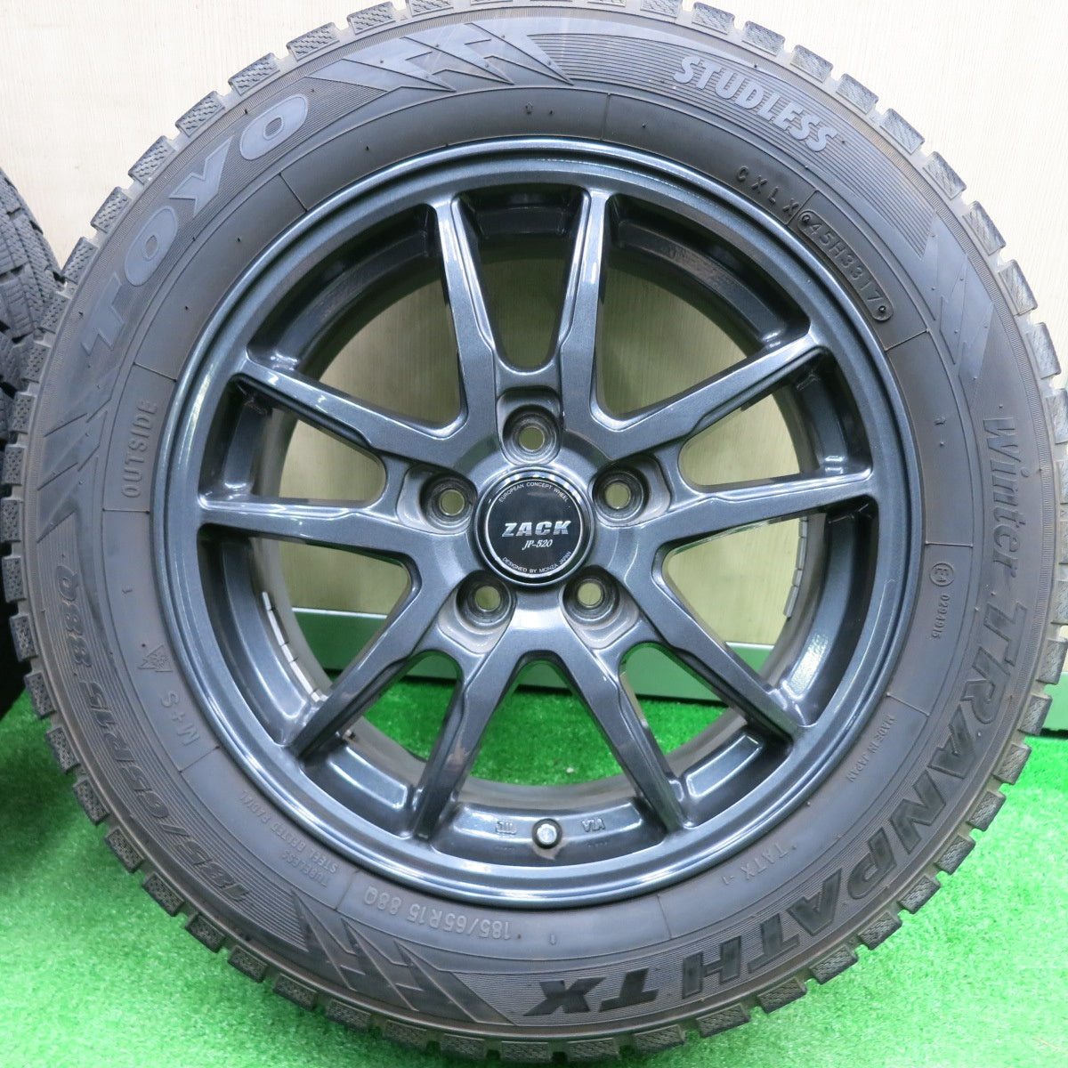 [送料無料] バリ溝！キレイ！9分★プリウス等 185/65R15 スタッドレス トーヨー ウインター トランパス TX ZACK JP-520 MONZA ザック PCD100/5H★4101802HAス