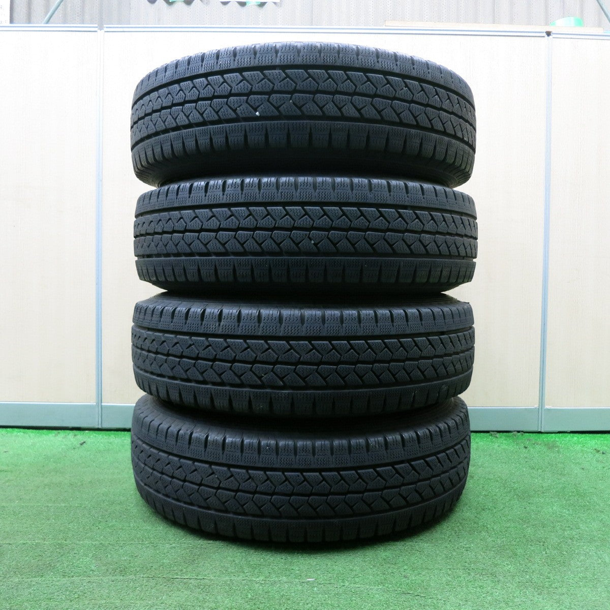 *送料無料* バリ溝！9.5分★ハイエース等 195/80R15 スタッドレス ブリヂストン ブリザック VL1 社外 アルミ 15インチ PCD139.7/6H★4032103NJス