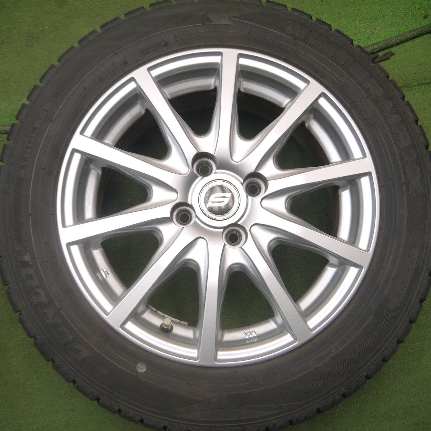 *送料無料* バリ溝！20年！9.5分★スタッドレス 185/60R15 ダンロップ ウインターマックス WM02 STRANGER ストレンジャー 15インチ PCD100/4H★4072202Hス