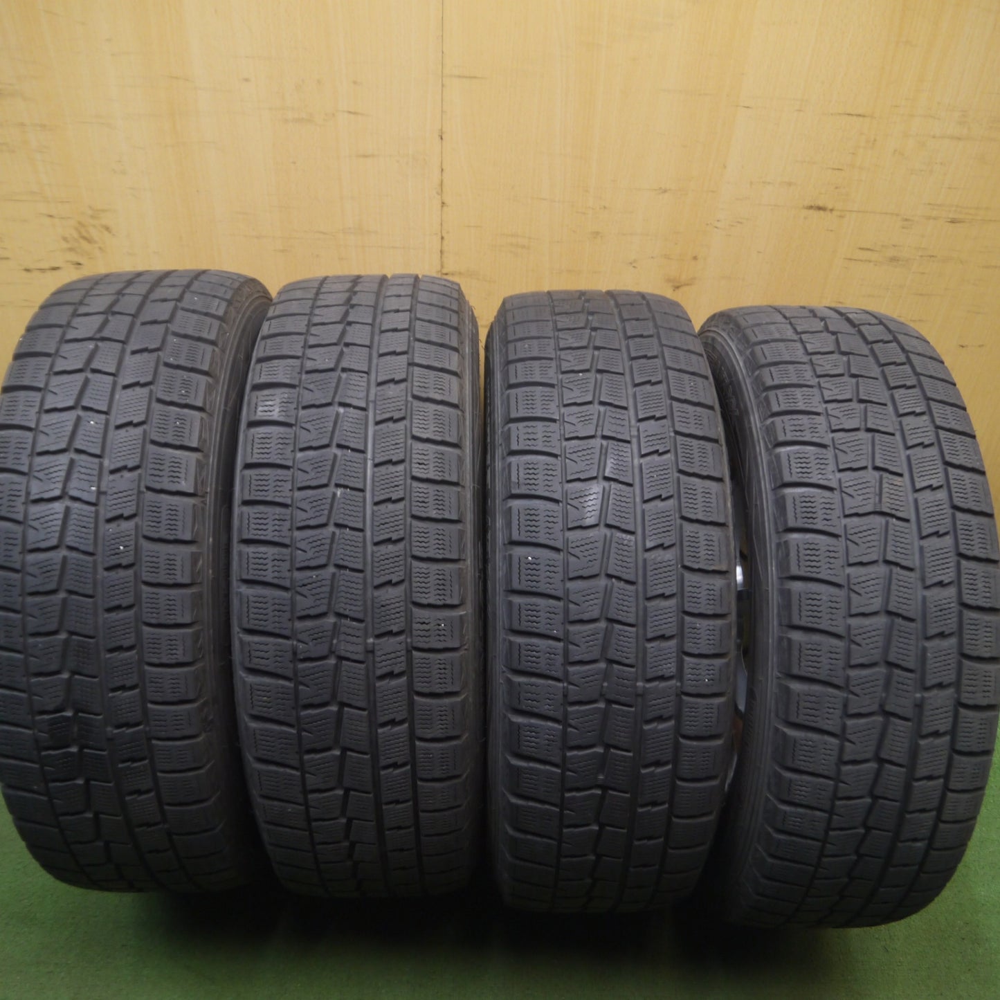 *送料無料* バリ溝！キレイ！8.5分★ベンツ等 TECMAG 205/60R16 スタッドレス ダンロップ ウインターマックス WM01 16インチ PCD112/5H★4052709Hス