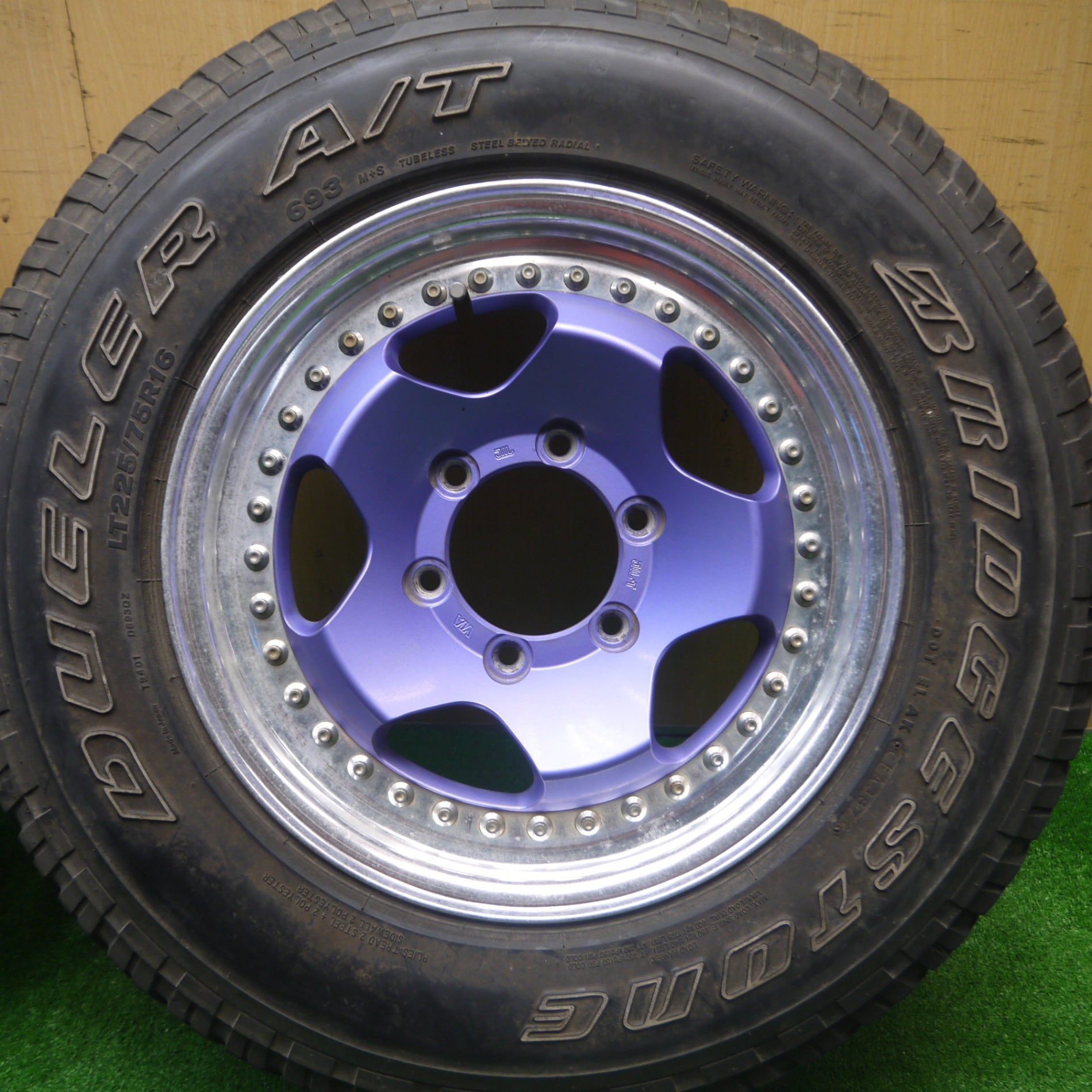 送料無料* 4本価格☆BERG 225/75R16 ブリヂストン デューラー A/T 693 ホワイトレター 16インチ PCD139.7 |  名古屋/岐阜の中古カー用品・工具の買取/販売ならガレージゲット