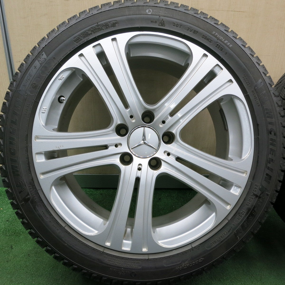 *送料無料* バリ溝！キレイ！8.5分★ベンツ 等 EuroForsch 245/45R18 スタッドレス ミシュラン X-ICE3+ ユーロフォルシュ PCD112/5H★4061601HAス