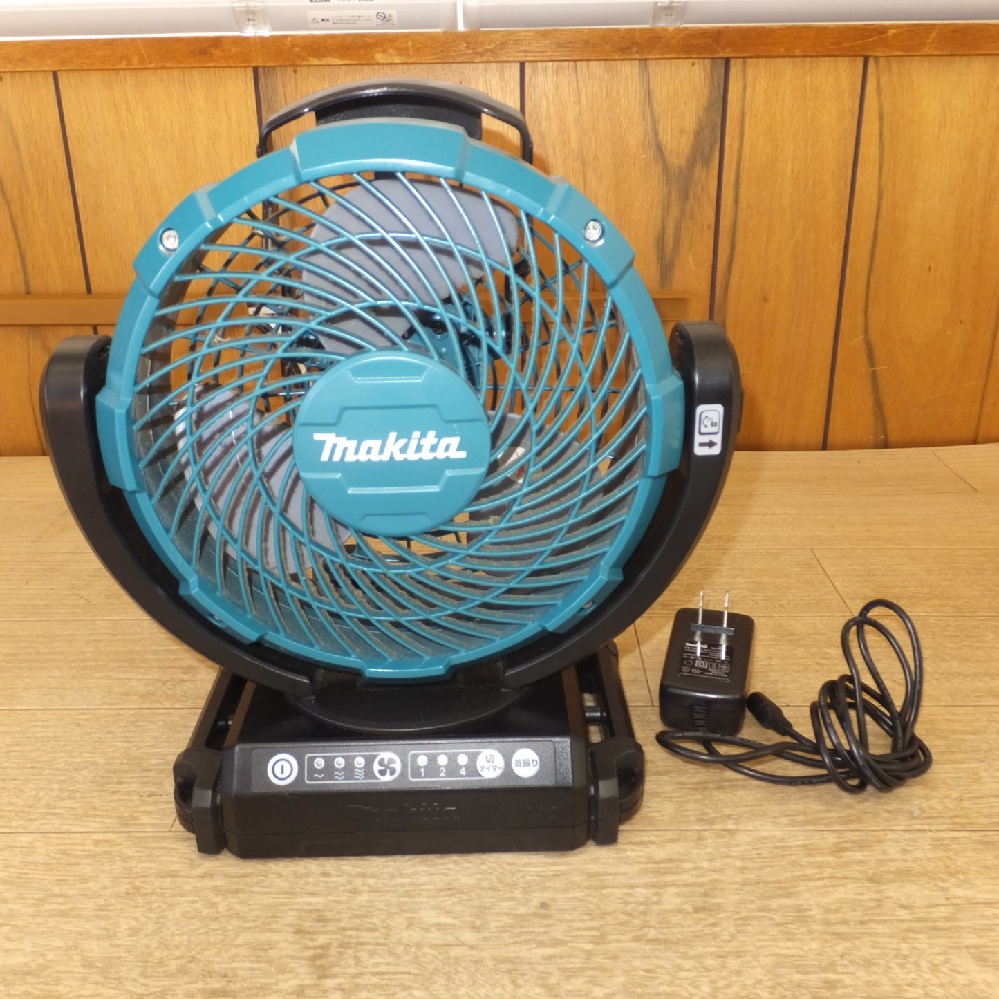 [送料無料] ★マキタ makita 充電式ファン CF102D 14.4V/18V 1A　ACアダプタ K25V120150J　セット　バッテリ なし★