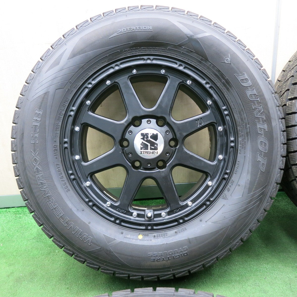 *送料無料* バリ溝！キレイ！9.5分★スタッドレス XTREME-J 265/65R17 ダンロップ ウインターマックス SJ8 エクストリームJ 17インチ PCD139.7/6H★4062201NJス