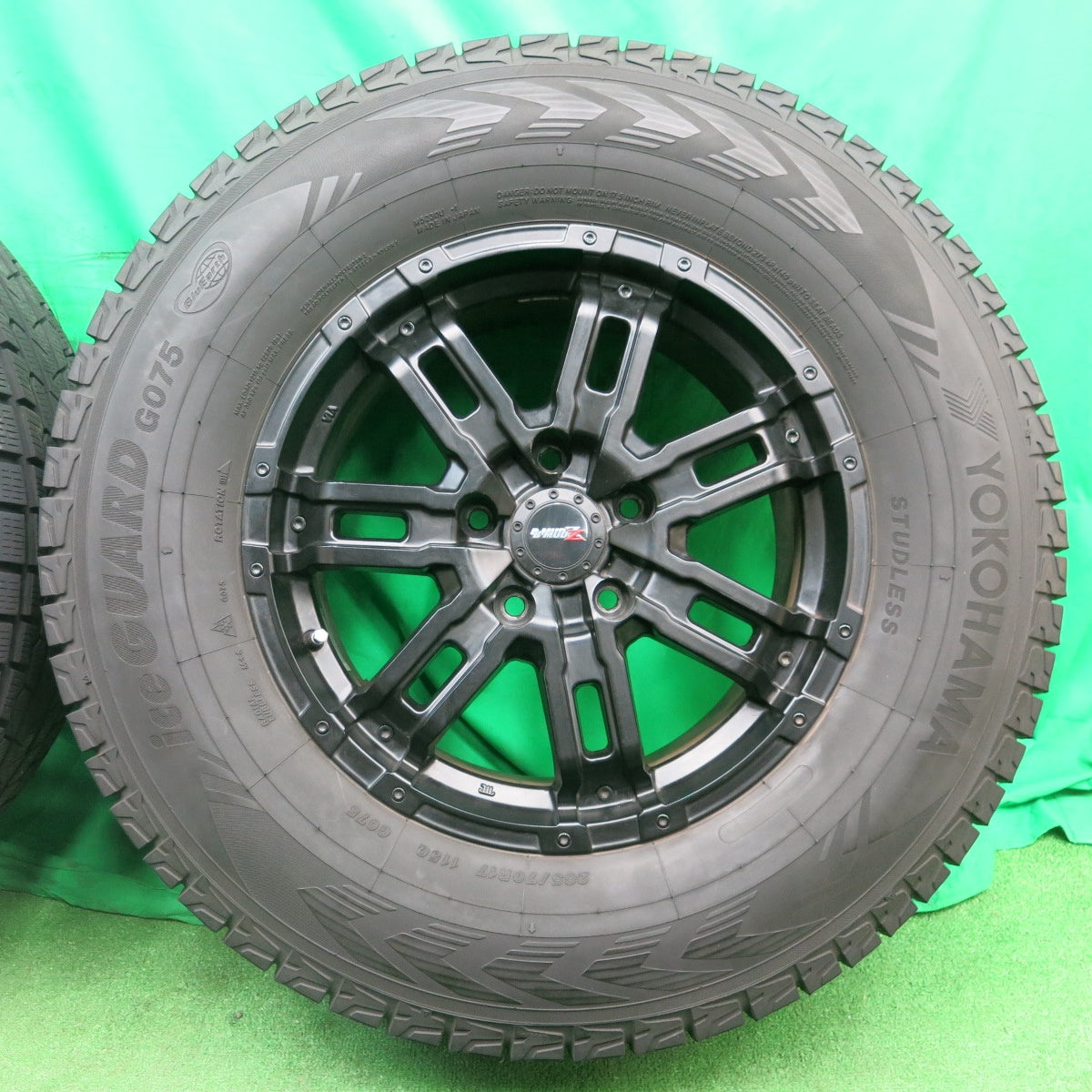 *送料無料* バリ溝！キレイ！9.5分★ジープ等 265/70R17 スタッドレス ヨコハマ アイスガード G075 B-MUD Z 17インチ PCD127/5H★4052701ナス