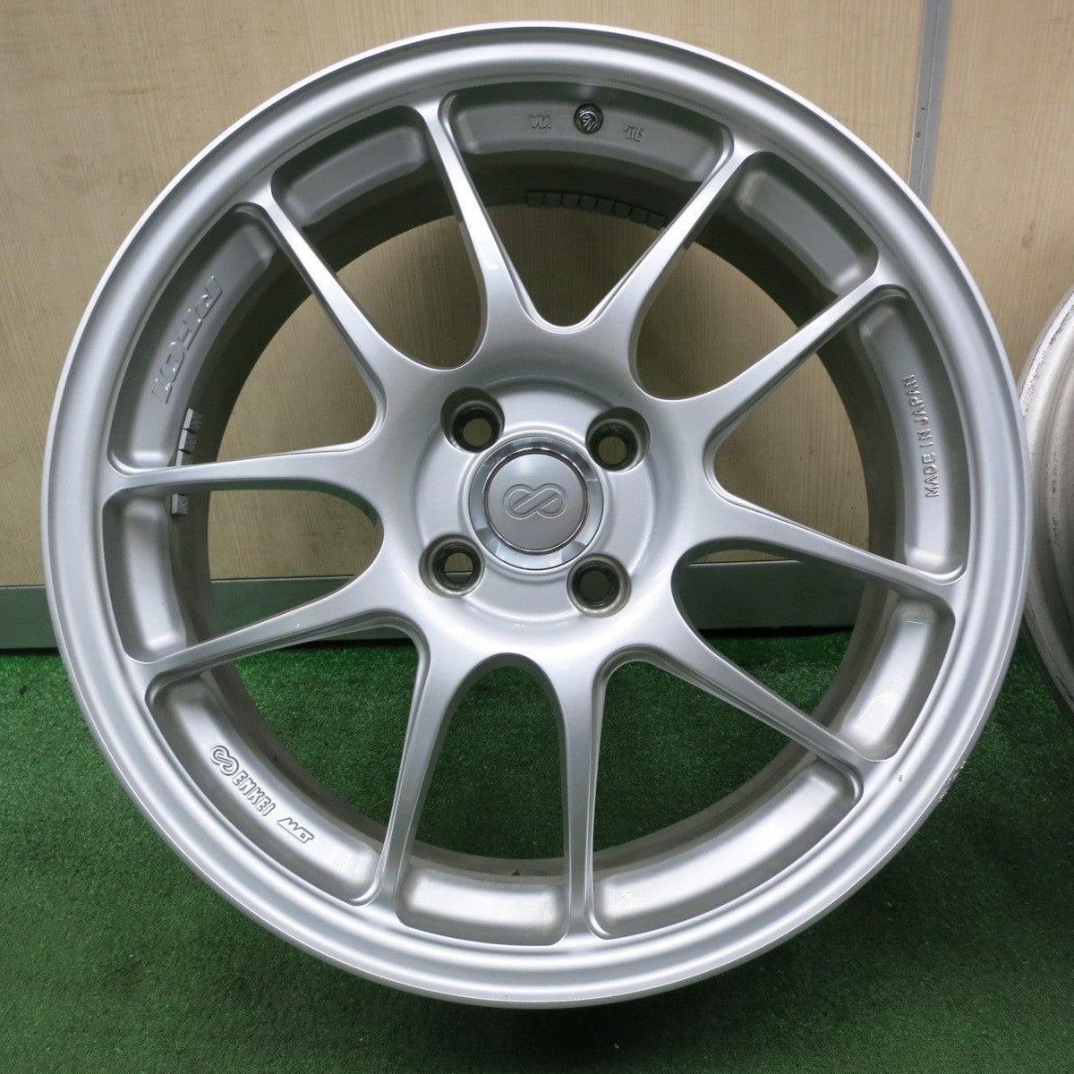 *送料無料* 4本価格★ENKEI PF01 エンケイ 17インチ ホイール 17×6.5J PCD100/4H★4061101NJホ