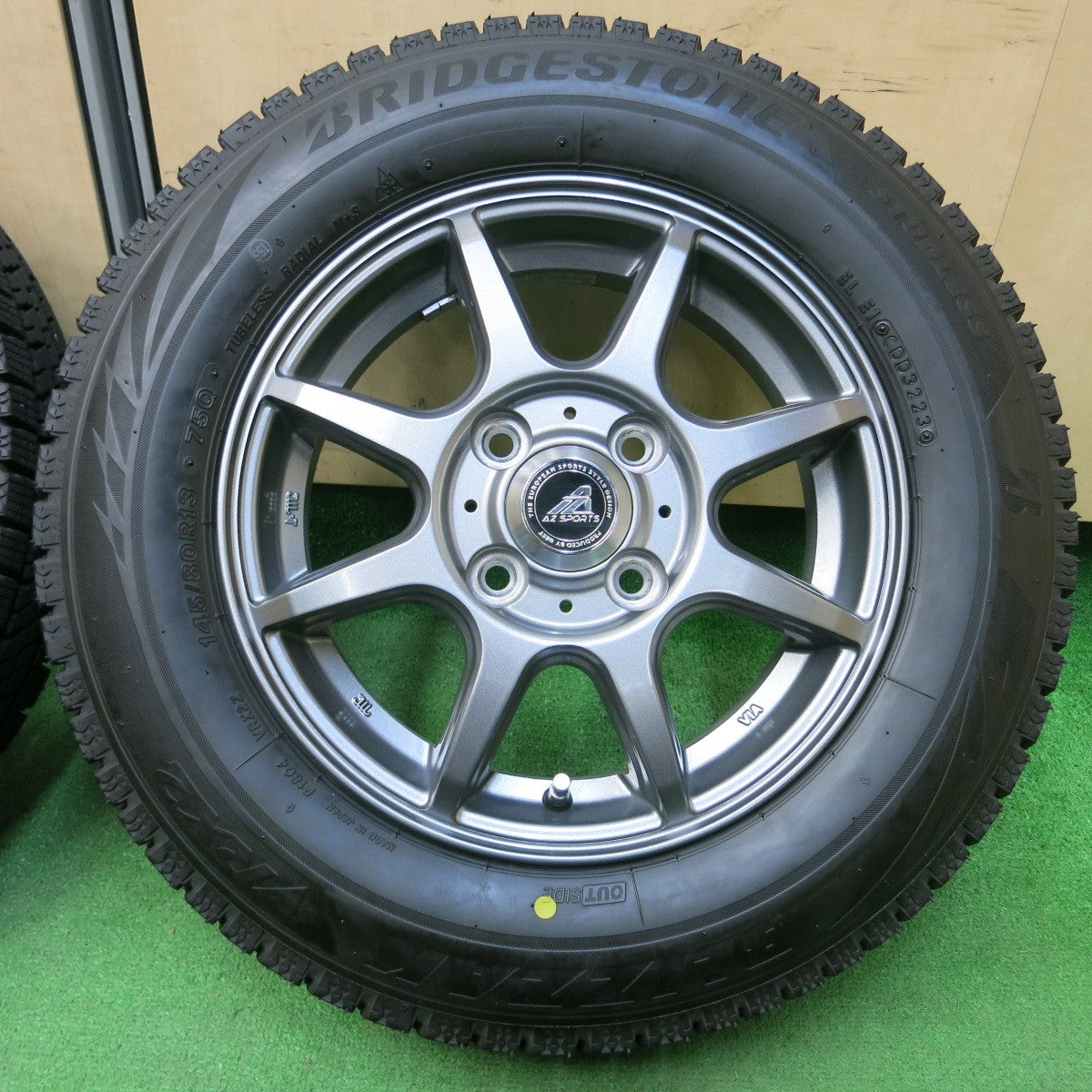 *送料無料* バリ溝！23年！キレイ！ほぼ10分★スタッドレス 145/80R13 ブリヂストン ブリザック VRX2 AZ SPORTS AZスポーツ 13インチ PCD100/4H★4042712イス