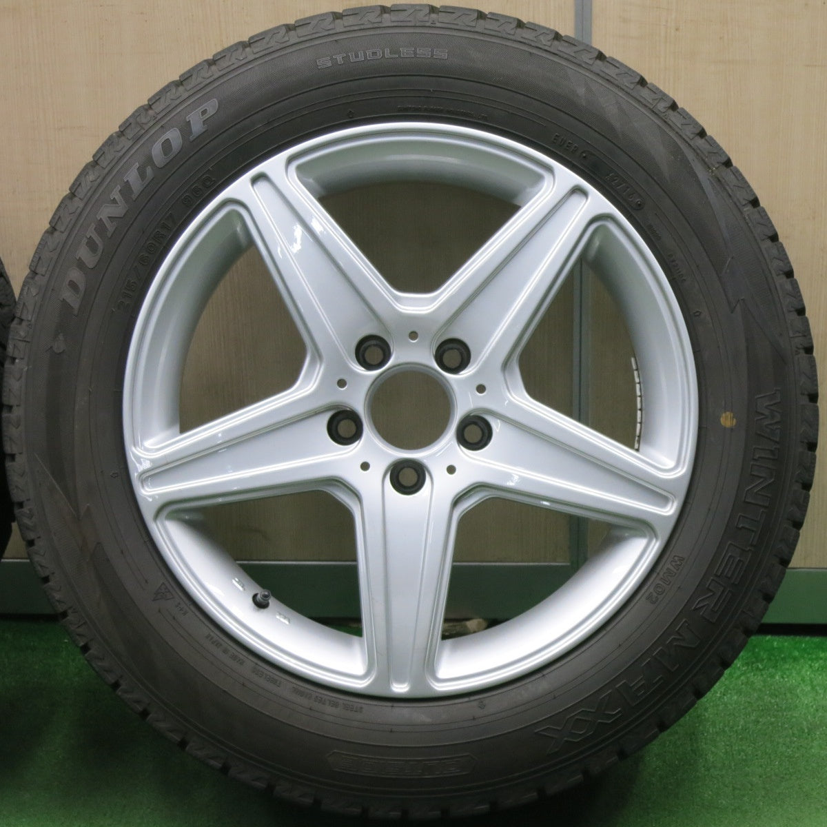 [送料無料] バリ溝！キレイ！9.5分★ベンツ 等 AGA Burg 215/60R17 スタッドレス ダンロップ ウインターマックス WM02 17インチ ブルグ PCD112/5H★5012103NJス