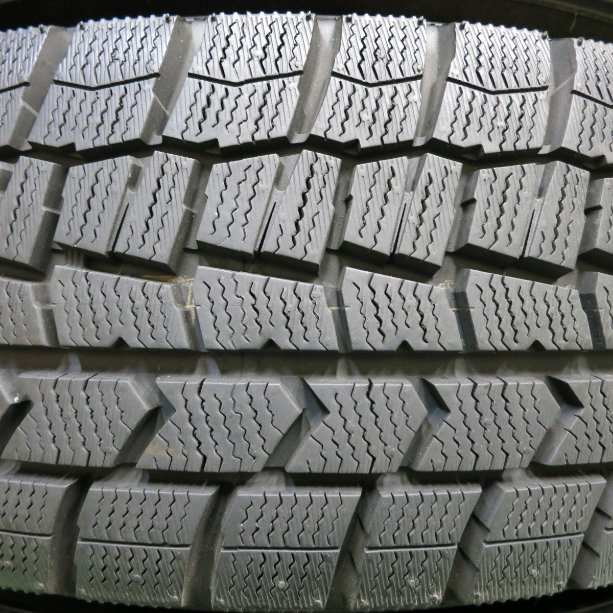 *送料無料* バリ溝！20年！キレイ！9.5分以上★スタッドレス 195/65R16 ダンロップ ウインターマックス WM02 JOKER ジョーカー 16インチ PCD100/4H★4051008イス