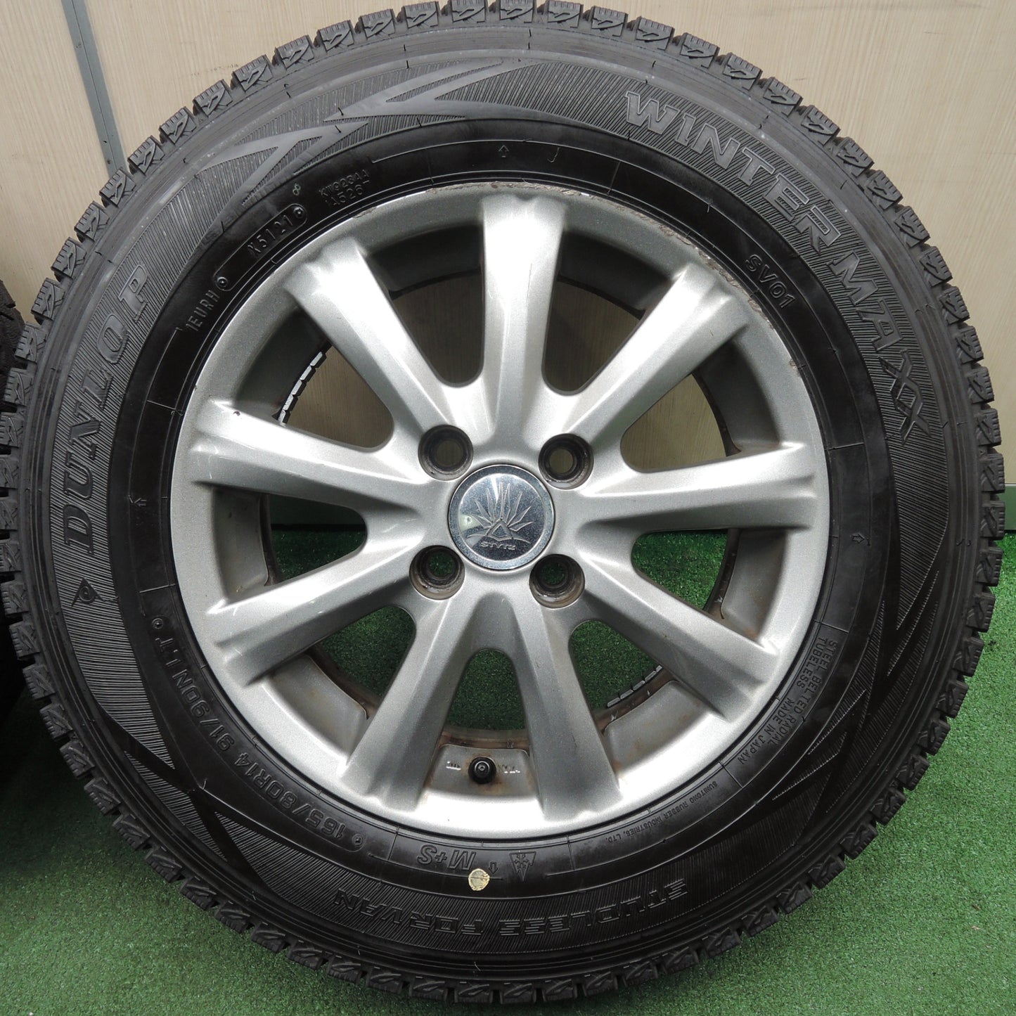 *送料無料* 超バリ溝！21年！ほぼ10分★スタッドレス 165/80R14 91/90N ダンロップ ウインターマックス SV01 STYTZ PCD100/4H★4031408TNス