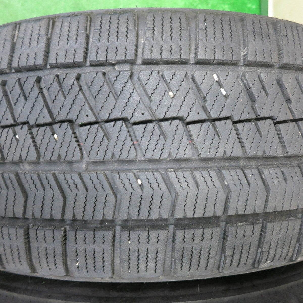 [送料無料] バリ溝！21年！キレイ！8.5分★スタッドレス 215/65R16 ブリヂストン ブリザック VRX2 Fang ファング 16インチ PCD114.3/5H★4120902TNス