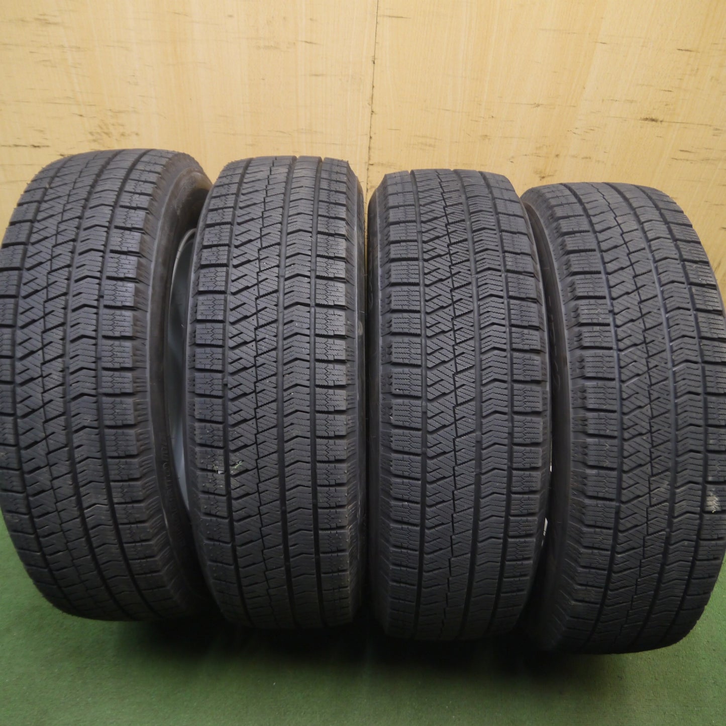 *送料無料* バリ溝！20年！綺麗！9.5分★スタッドレス 195/65R16 ブリザック VRX2 JOKER ジョーカー 16インチ PCD100/4H★4062107Hス