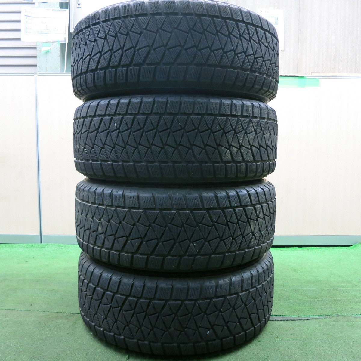 *送料無料* 4本価格★スタッドレス XTREME-J XJ 265/60R18 ブリヂストン ブリザック DM-V2 エクストリームJ PCD139.7/6H★4053107HAス