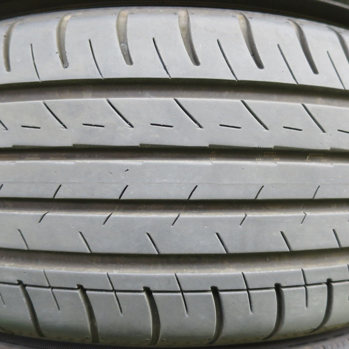 *送料無料* バリ溝！23年！9分★185/55R16 ヨコハマ BluEarth-GT AE51 タイヤ 16インチ ブルーアース ヤリス フィット スイフト 等★4061807イノタ