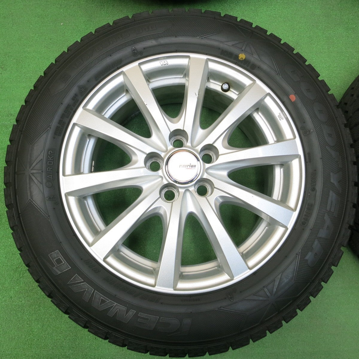 *送料無料* バリ溝！8.5分★プリウス 等 195/65R15 スタッドレス グッドイヤー アイスナビ6 ravrion RS01 ラブリオン PCD100/5H★4041313イス