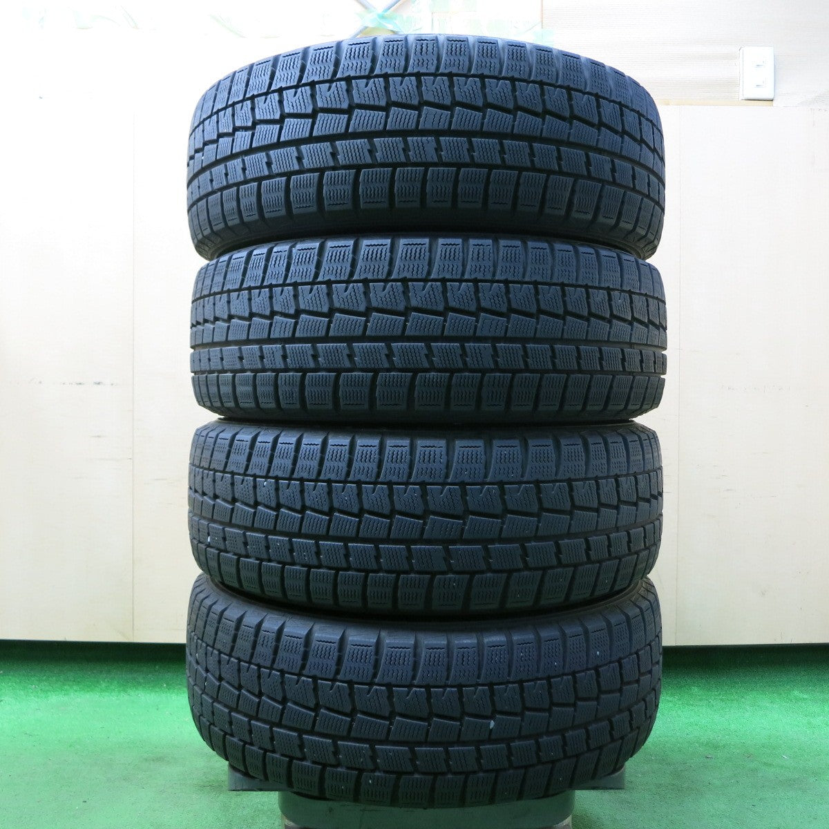 *送料無料* バリ溝！キレイ！8.5分★レクサス CT200h 純正 205/55R16 スタッドレス ダンロップ ウインターマックス WM01  PCD100/5H★4051004イス