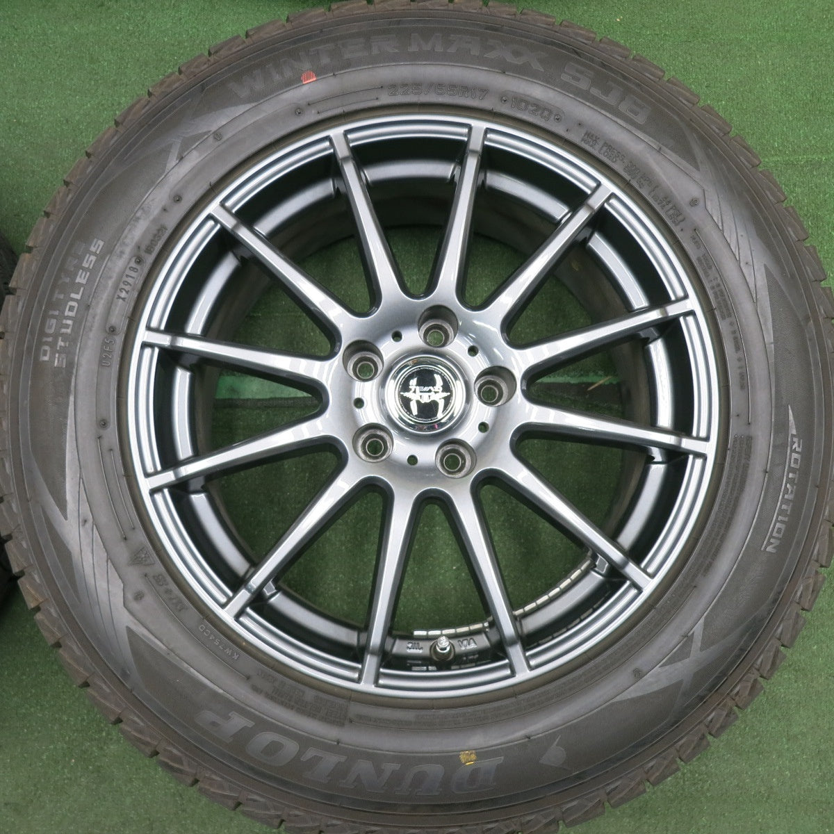 *送料無料* バリ溝！綺麗！9.5分★スタッドレス 225/65R17 ダンロップ ウインターマックス SJ8 TEAD テッド 17インチ  PCD114.3/5H★4050504HAス