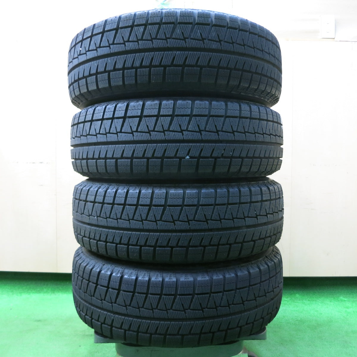 *送料無料* バリ溝！21年！キレイ！ほぼ10分★スタッドレス 205/65R15 ブリヂストン アイスパートナー2 PREO プレオ 15インチ PCD100/4H★4042402イス