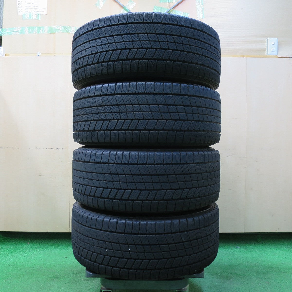 *送料無料* バリ溝！22年！9分★ベンツ 等 EuroForsh 225/55R16 スタッドレス ブリヂストン ブリザック VRX3 ユーロフォルシュ PCD112/5H★4070201イス