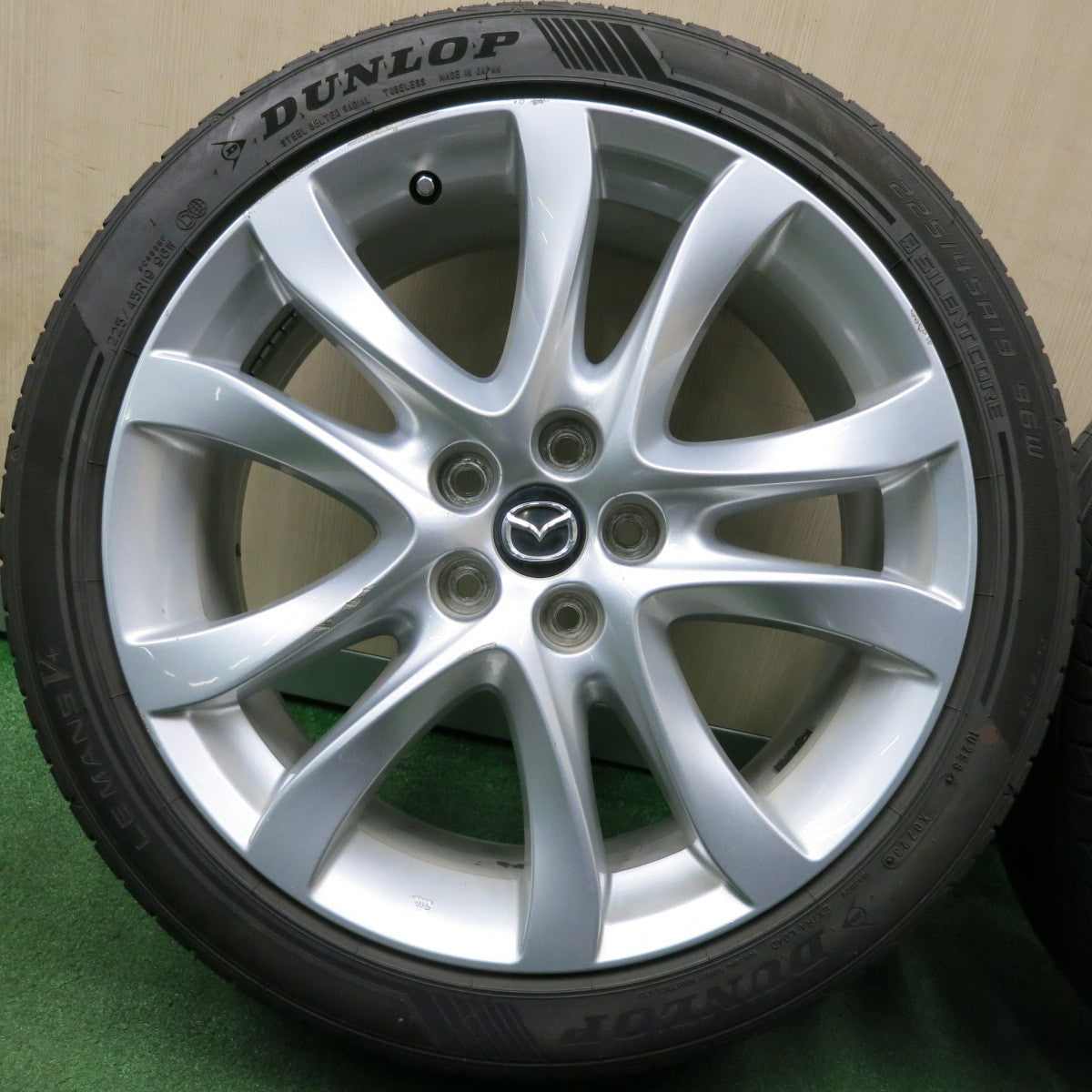 *送料無料* タイヤほぼ未使用！23年★マツダ アテンザ 純正 225/45R19 ダンロップ LE MANS V+ 19インチ PCD114.3/5H★4042001NJノ