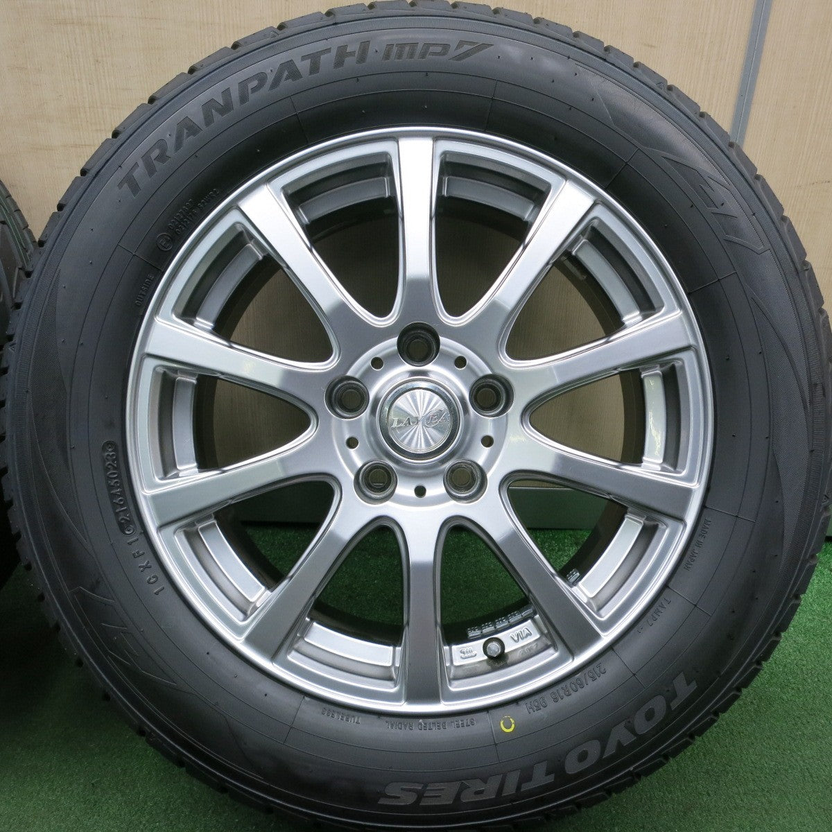 *送料無料* タイヤ未使用！23年！キレイ★215/60R16 トーヨー トランパス MP7 LAYCEA レイシア 16インチ PCD114.3/5H★4043001HAノ