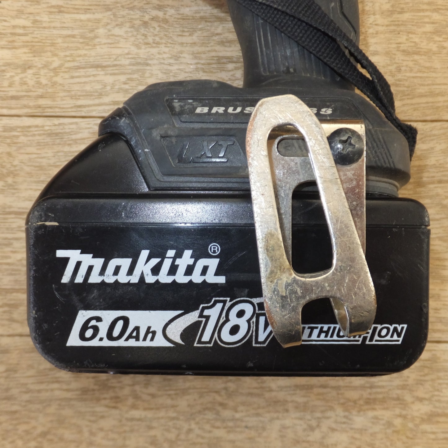 [送料無料] ★マキタ makita 充電式インパクトドライバ TD170D　バッテリ BL1860B 2個　充電器 DC18RC T　セット★