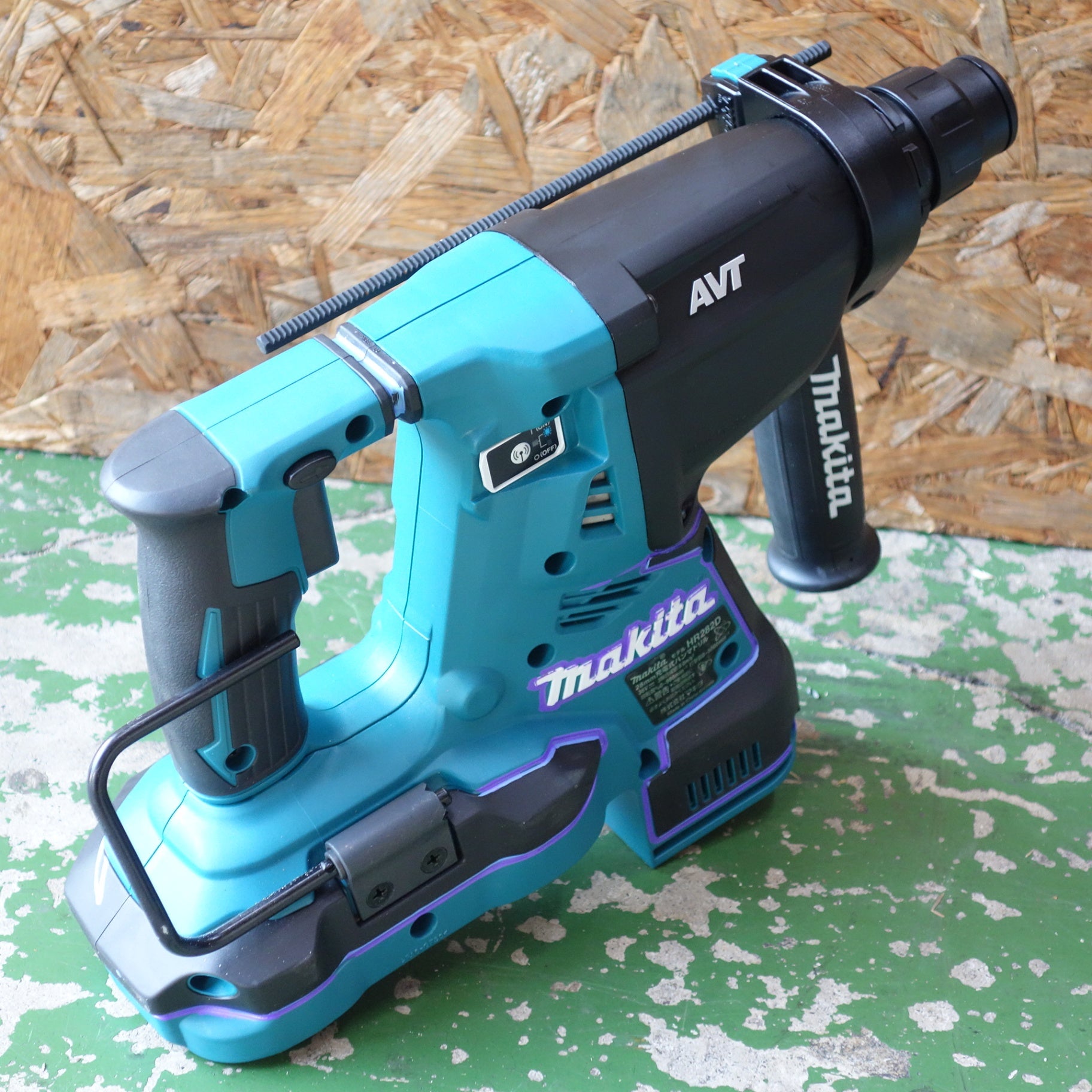 [送料無料] 未使用◆makita マキタ 28mm 充電式ハンマドリル HR282DPG2 18V バッテリー2個 充電器 ケース付き◆