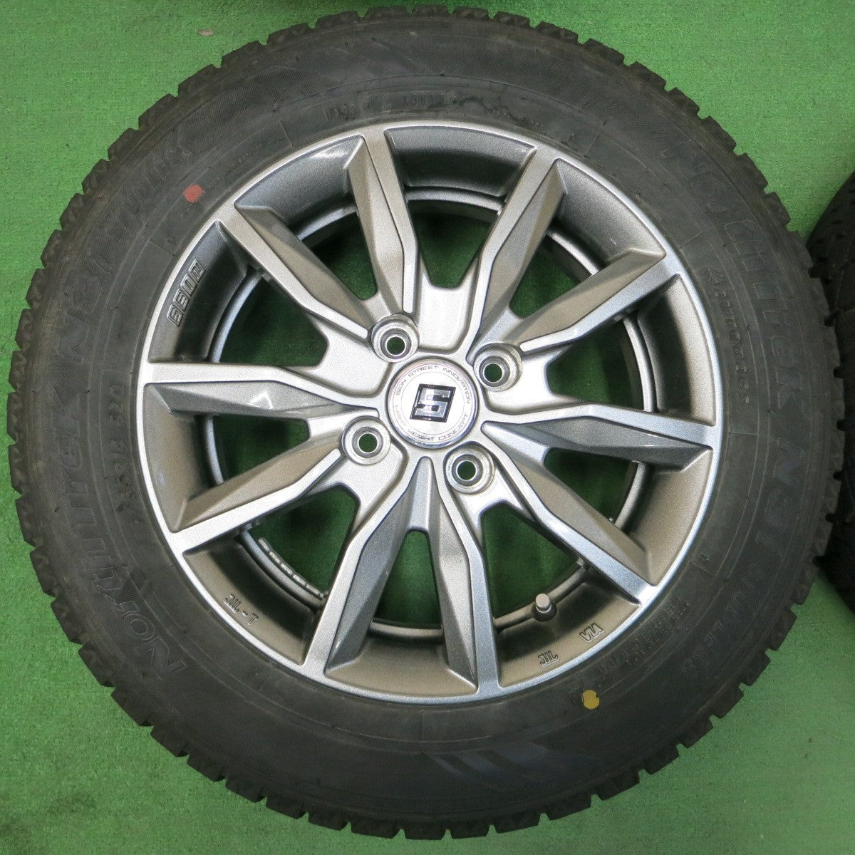 *送料無料* バリ溝！キレイ！9.5分以上★スタッドレス 175/65R14 オートバックス ノーストレック N3i SEIN ザイン 14インチ PCD100/4H★4031602イス