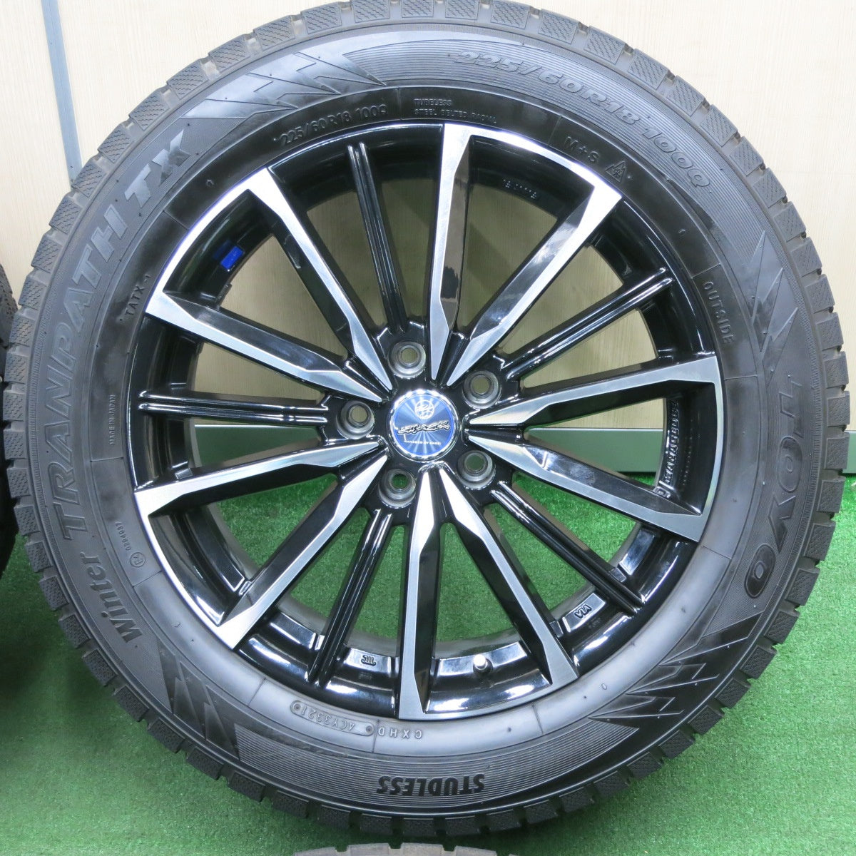 *送料無料* バリ溝！21年！キレイ！9.5分以上★スタッドレス 225/60R18 トーヨー ウインター トランパス TX SMACK ENKEI スマック エンケイ PCD114.3/5H★4041006TNス