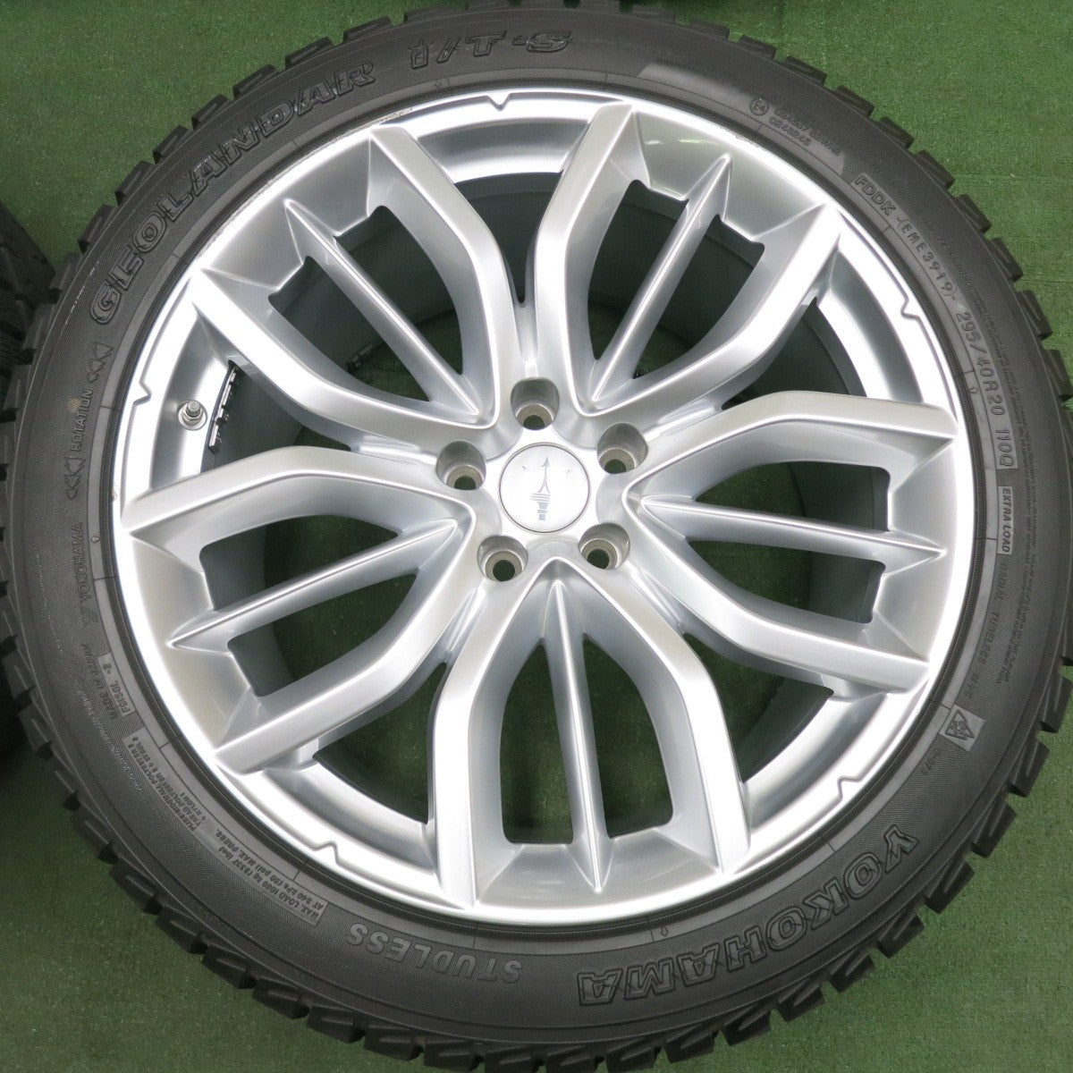 *送料無料* センサー付！バリ溝！9.5分★マセラティ レヴァンテ 純正 OP 265/45R20 295/40R20 スタッドレス ヨコハマ G075 ジオランダー i/T-S PCD114.3/5H★4071101HAス