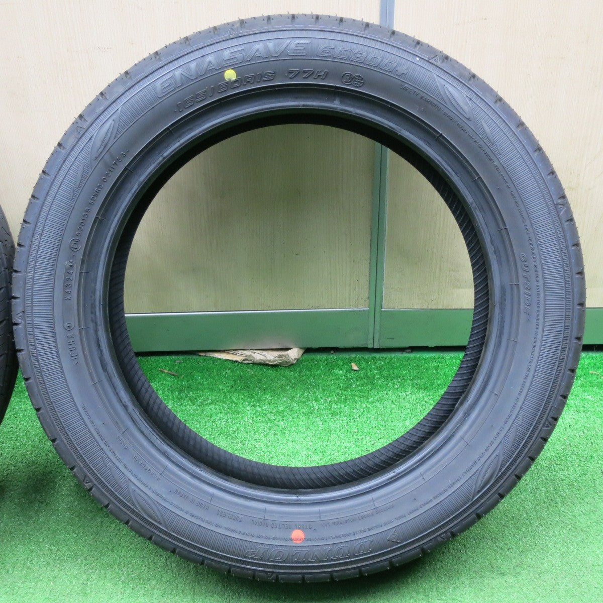 [送料無料] 新車外し！24年★165/60R15 ダンロップ エナセーブ EC300+ タイヤ 15インチ ハスラー N-BOX タント ムーヴ  スペーシア デリカミニ等★4122904NJノタ