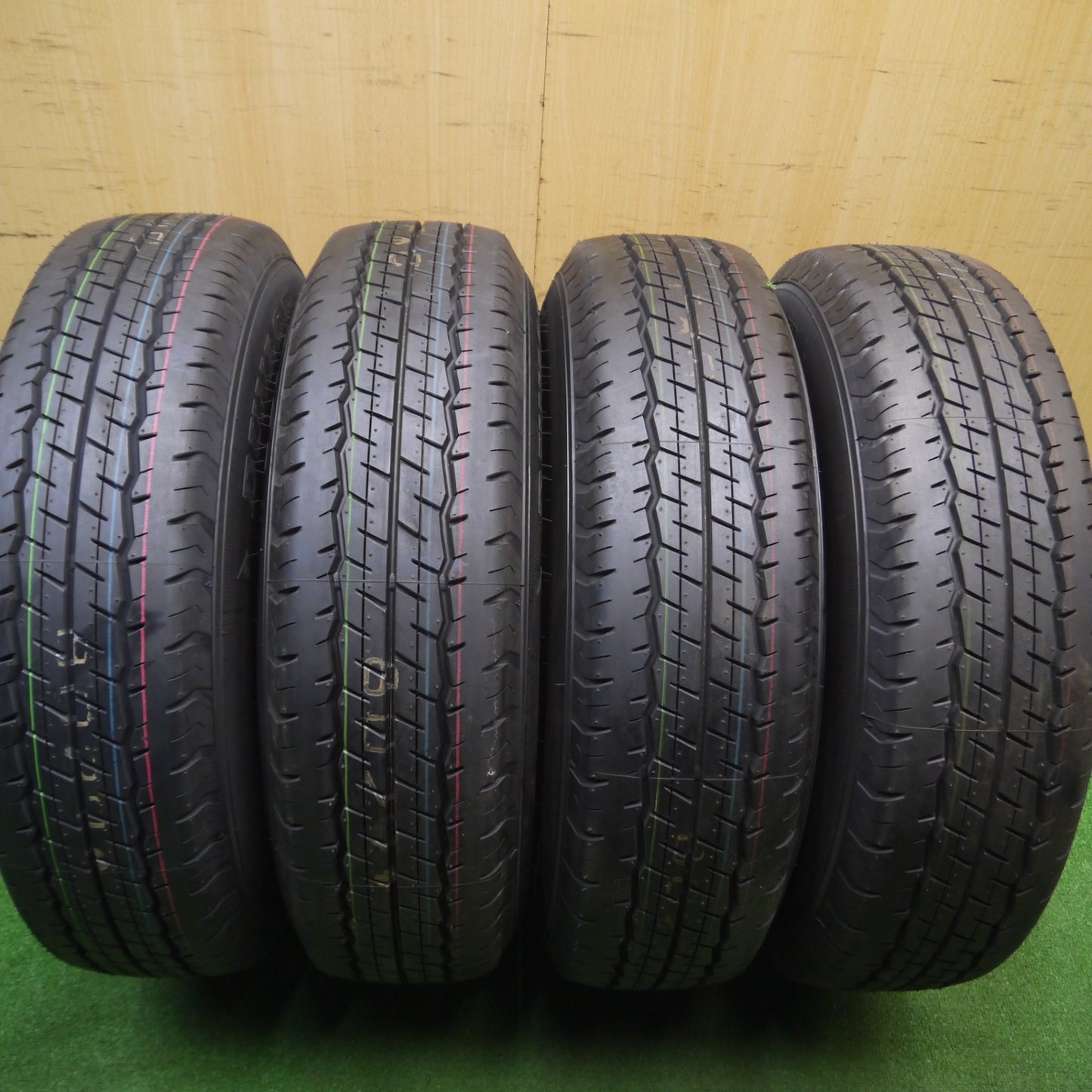 [送料無料] 新車外し！23年★トヨタ ハイエース 純正 スチール 195/80R15 107/105N ダンロップ SP175N 15インチ PCD139.7/6H★4112504Hノ