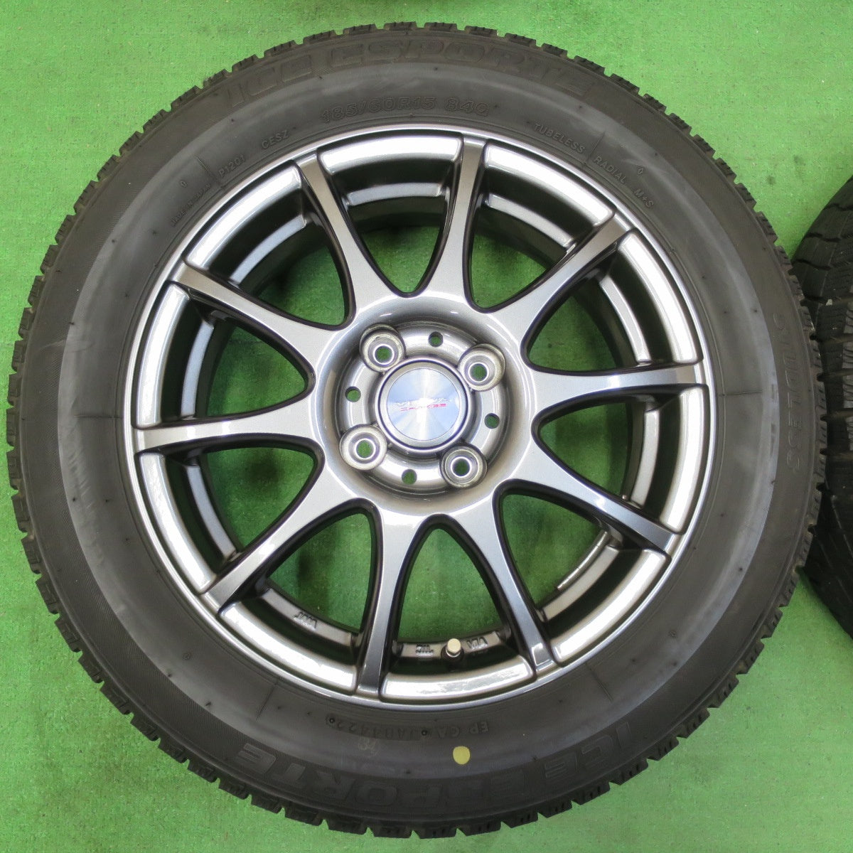 *送料無料* バリ溝！22年！キレイ！8.5分★スタッドレス 185/60R15 アイスエスポルテ VELVA CHARGE ヴェルヴァ 15インチ PCD100/4H★4090310イス