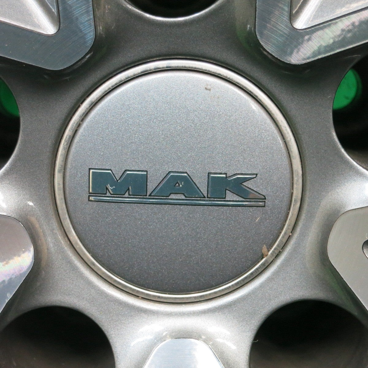 *送料無料* バリ溝！9.5分★ベンツ 等 MAK UNION 255/50R20 スタッドレス ヨコハマ アイスガード G075 20インチ PCD112/5H★4051504ナス